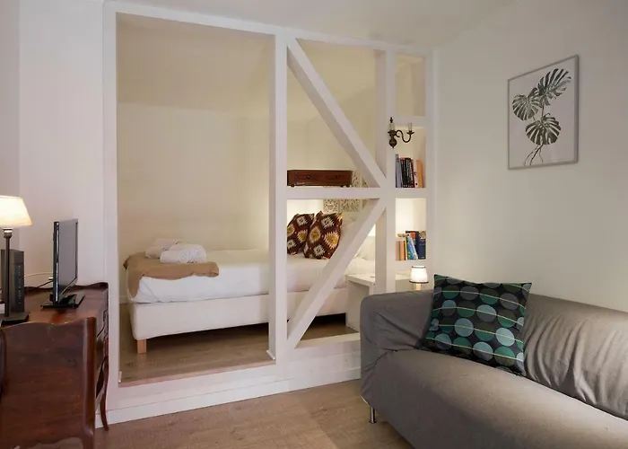 Typical And Brand New T.m. Flat Apartment Lisbon